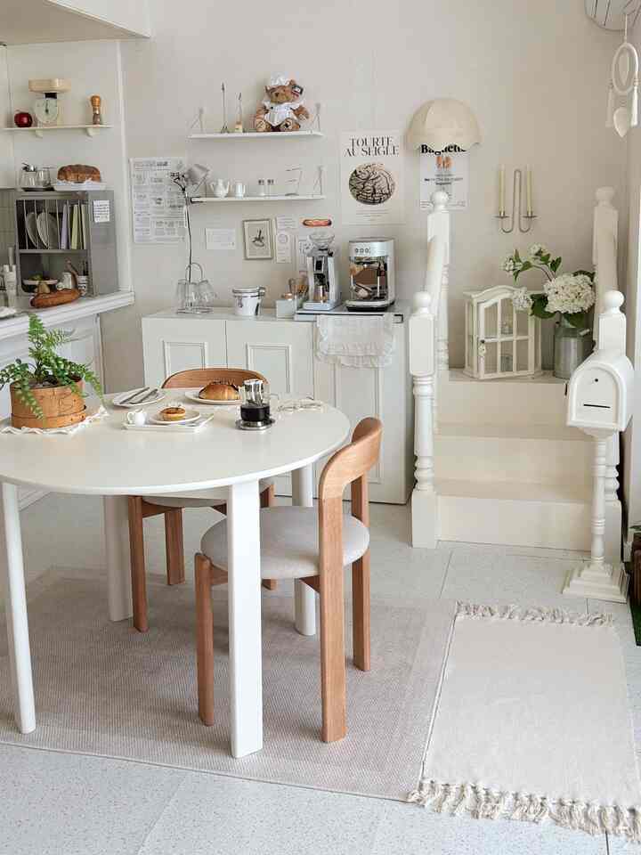 🏠モーニングデザート
⠀ ⠀
今流行が確かに終わったのか簡単に注文できたドバイ塩パン
そしてまだ飽きていないエタ愛
⠀
日もたくさん解けてまた肉を抜かなければならないのに 
すでに増えた胃を防ぐ方法がありませんね。

⠀ ⠀
⠀ ⠀ 
⠀ ⠀
⠀ ⠀
＃ホームカフェ＃ホームカフェゾーン＃ホームカフェインテリア＃テーブルウェア 
＃ホームデコ＃エグタルト＃ドバイ塩パン＃ホームデザート
#homedecor #homecafe