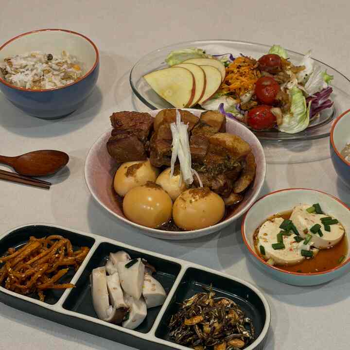 #일상기록📸

新婚のおかげで有名なものはすべて食べる🎶
ブタノガクニリールにたくさん見せてハンモックしてみました。  #신혼집꾸미기 #신혼부부 #신혼밥상 #저녁메뉴 #콘수프기록집 #ftc22기 #일상기록 #저녁밥