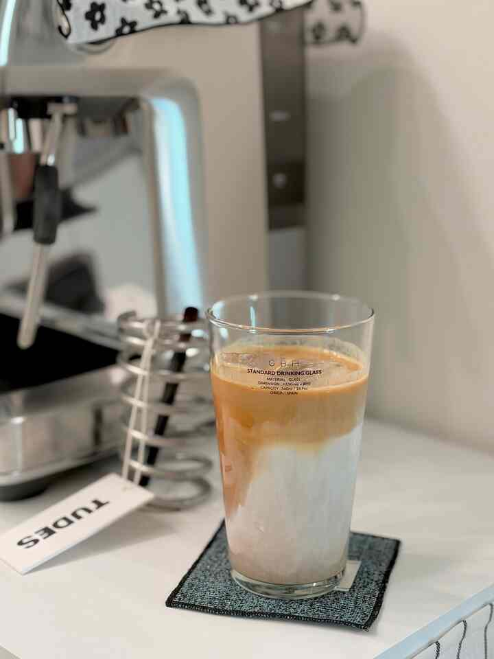 ＃かわいいテム最高です＃コンスープ記録集
ブレヴィル、ハシュタ、gbh、トゥデス••
ホームカフェもきれいなテム最高だ！ ☕🖤

#ブレヴィル #ブレヴィルコーヒーマシン #ブレビル876 #ハシュタ #ハシュタキチンクロス #トゥデス #gbh #moitstudio #ホームカフェ #ホームカフェインテリア #ホームカフェゾン #ホームカフェゾン飾り