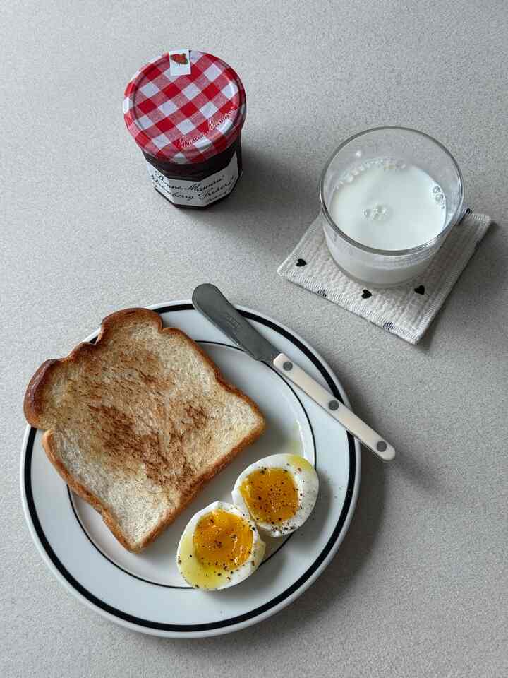 #콘수프기록집 #예쁜템최고야 

ゆったりとした朝の記録🥚
半熟卵とオリーブオイル+ペッパーガルガル  #빵모닝  #아침메뉴  #주방꾸미기 