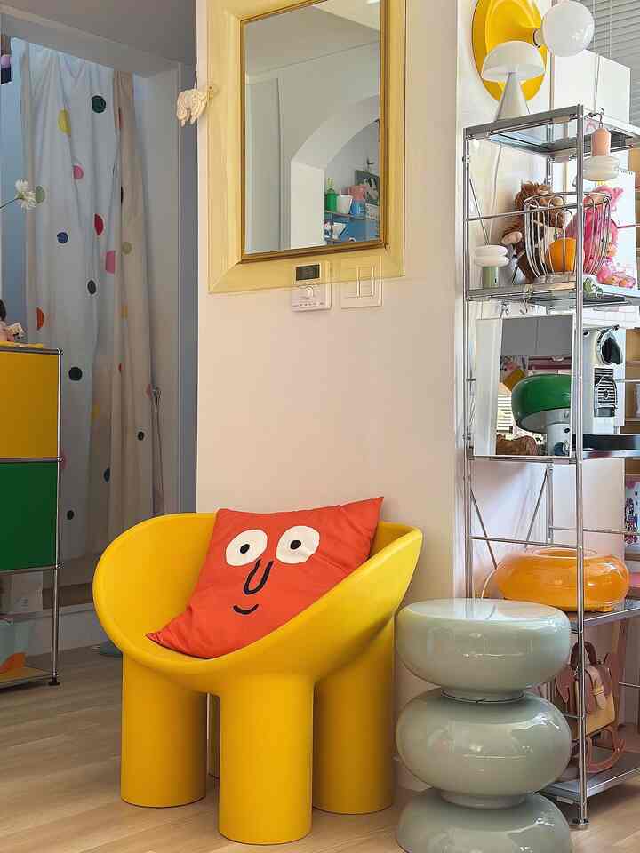 ＃コンスープ記録集＃インテリアノウハウ＃2

私のインテリアノウハウ 
カラーインテリア🌈💕
カラー一滴 二滴追加してみてください！幸せになる魔法！
家具を購入するときも欲しい色で購入してみると 
いつの間にかカラーグルメになりました！ 💛
カラーインテリアの始まり… 🌈
家具で始めてください。 

#usm #usmhaller #usmデスク #usmピンク #クイブ #私たちの家 #家具のインテリア #私たちの家のリビングルーム #リビングのインテリア #リビングのインテリア小道具 #リビングの装飾 #リビングテーブル #カラーインテリア #カラーポイント #カラーテリア #カラーレストラン #私の家 #家具 #家具＃コンスープ記録＃住宅インテリア＃春が来た春