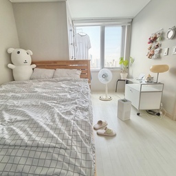 #우리집추구미 더워서 오래된 선풍기 꺼낸 침실 공간🛏️
미니멀,모던,내추럴,미드센츄리,,,,그 어딘가 쯤..일걸요 ˀ̣.ᐟ
.
.
.
#침실인테리어 #침실스타일링 #안방인테리어 #안방꾸미기 #내추럴모던 #모던 #미니멀 #내추럴무드 #미드센츄리 #방꾸미기 #집꾸미기 #침실 #안방 #투룸침실 #원룸꾸미기 #투룸꾸미기 #9평오피스텔 #9평투룸 #9평 #오늘의가든 #맞팔 