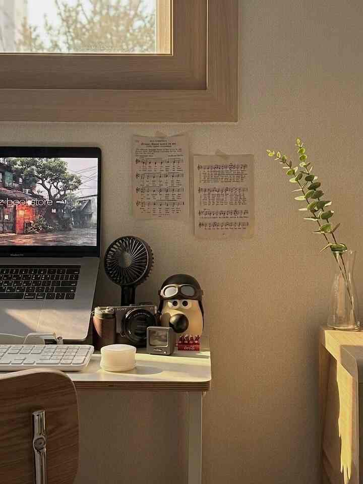 これが最近流行するカルーセルだと？

このような点線はチャットGPTが作った効果です。
写真だけを一枚上げるのは心配です。
このように手描きのような効果を与えると
耳よみアイテムをさらに引き立ててくれます(•̀ᴗ•́)و ̑̑ 

チャットGPTに許可すると、写真の中のもの
自分で分析してコメントまで知って
勝手に取り付けてくれますが、
この時、命令は思ったより
もっと確実で正確でなければなりませんでした。

こんなにやってみましたが、コメントが好きではありませんでした。
コメントは抜いて絵だけを維持してもらった後
私は別に編集しました。

最近、カルーセルは大勢と言われています。
よく従っているのでしょうか？
股が全部破れたのに.. _( :⁍ ) ) #데스크테리어소품 #데스크테리어템 #데스크셋업 #desksetup #deskterior #콘수프기록집 #오늘의우리집 