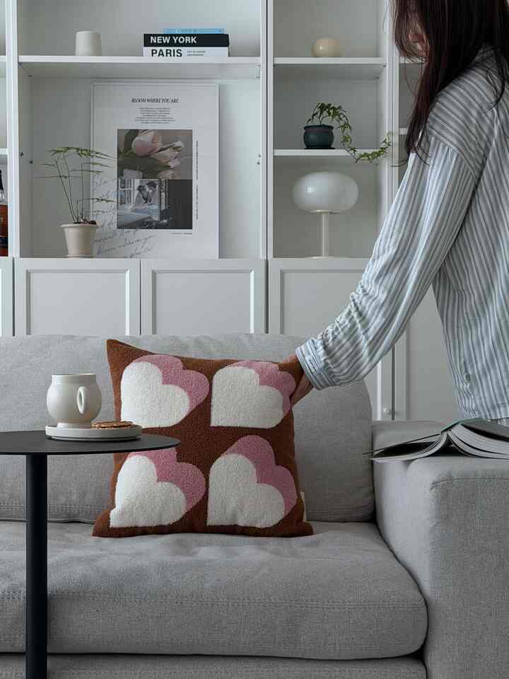 小物や植物の額縁照明カップなど小さな小物でも大きな新しい感じがする点が面白くて家の飾りにどんどん落ちています🤍

特に植物の魅力にしっかり落ちた私
土曜日も日曜日も花壇に行きます🌿

＃インテリアノウハウ＃コンスープ記録集 