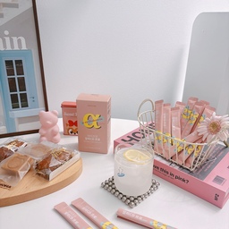 #콘수프기록집 #오늘의우리집 1
요즘 날씨가 따뜻해지면서 식단 관리할 때 가볍게 챙겨 먹고 있는 제품이에요 :) 기름지거나 탄수화물 많은 날에 하나씩 챙겨주면 부담이 덜한 느낌이라 자연스럽게 루틴이 되더라고요.
알파시클로덱스트린이 2,100mg → 3,200mg으로 업그레이드 되고, 프로바이오틱스 1억 CFU까지 함유되어 있어 더 믿고 챙기게 되는 느낌이에요. 당류 0%에 상큼한 라즈베리 맛이라 먹기 편해서 꾸준히 관리하기 좋아요 !
#데이즈온 #데이즈온알파CD프로 #하루한포루틴 #건강루틴 #호하 #하트도마 #폴라앳홈 #비즈티코스터 #철제바스켓 #맞팔 #모형책 #인테리어책