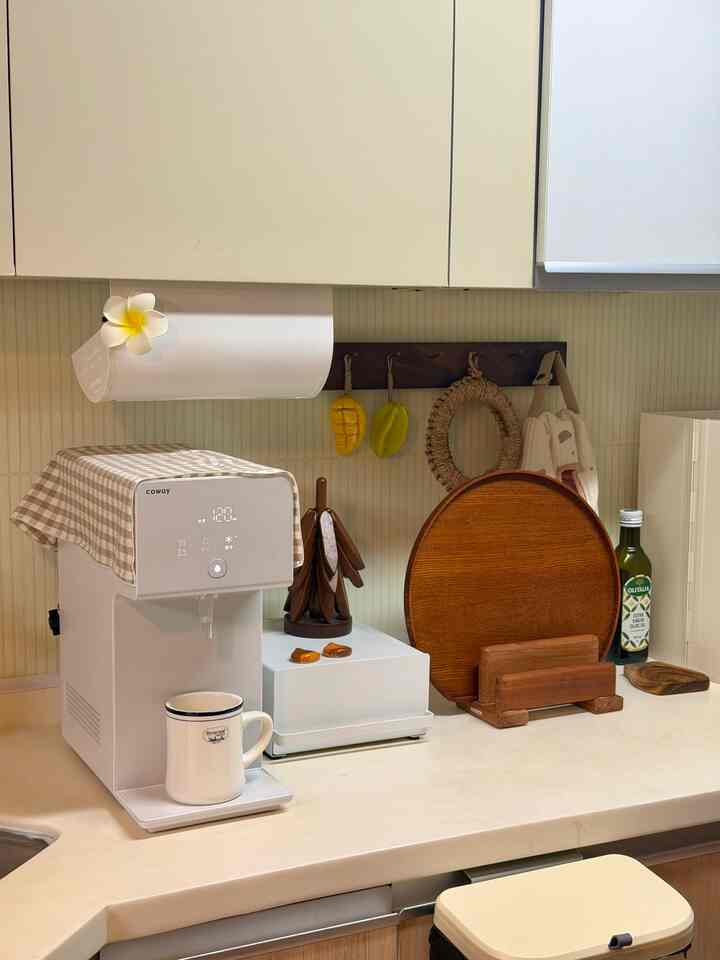 いつもの料理を楽しむ私は
キッチンインテリアに一番気になる方です

ウッドトーンならではの暖かく安定感が好き
赤ちゃんの小物が大好きです☺️

私と同じ好みの方へ  