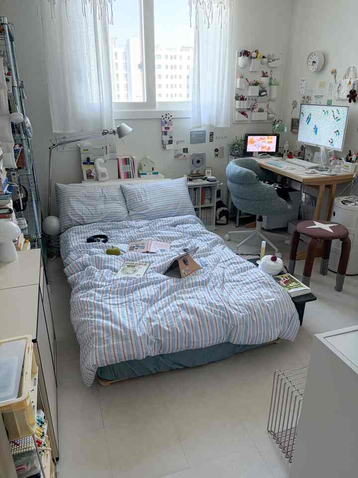 ＃コンスープ記録集＃今日の私たちの家
きれいな布団を覆うと気分がいいですよ🤍

＃3平＃作り付けの部屋
＃3平方＃寝室のインテリア＃寝室の装飾＃小さな部屋のインテリア＃小さな部屋の装飾＃小さな部屋＃3平方の装飾＃3平方のインテリア＃3平方の構造＃棚のインテリア＃壁照明インテリア＃壁飾り＃壁飾りインテリア