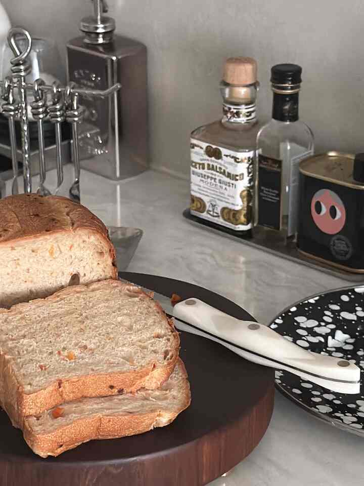 #오늘의집 #morning #brunch #쌀빵 #메바쥬

朝はサンドイッチ国ルール🥪
これはあまり難しく、米パンカットしてバルミューダ4分カット
卵スプレッドをさっと入れてバーで食べてください🤍