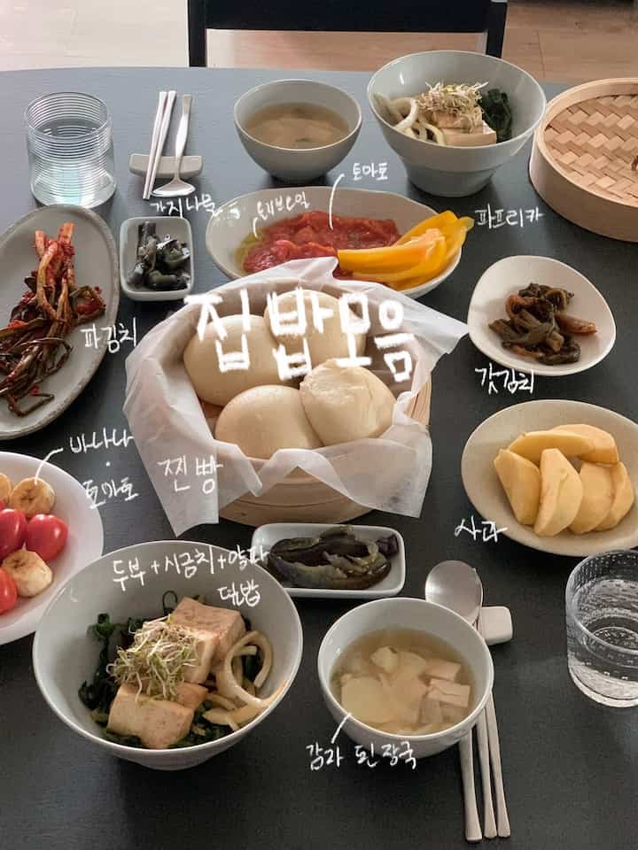 毎年二度くらい行ったタイが恋しくなって家にあったキットでタイフードを作って食べて、7年前ぐらい市場で買った象のカップも取り出したんです🐘 もちろん取り出したやっと授乳コールが来てティンティング分パッタイ麺を餅のように斬りましたが…。

＃おにぎりメニュー＃おがくず料理 
