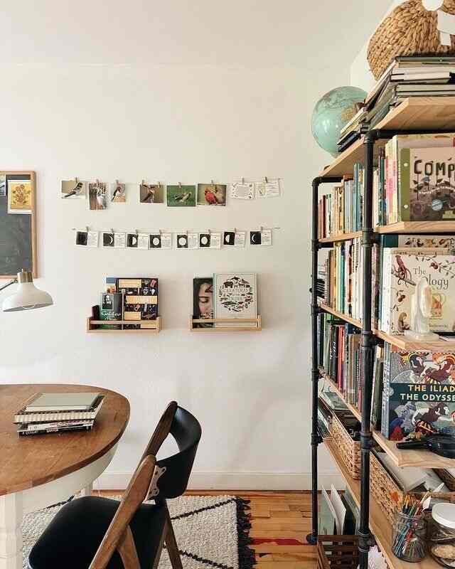 Where slow mornings turn into focused afternoons.
A space that works hard without losing the cozy dining room vibe ☕️🖥️🍽️

credit: melissa_amy_simmons

#HomeOffice #DiningRoomDecor #WorkFromHomeSetup #ModernInterior #MinimalHome #CozyInterior #HomeCafeVibes #DeskSetup #DiningRoomInspo #NeutralInterior #SmallSpaceLiving #ApartmentDecor #InteriorStyling #ScandinavianInterior #WFHSpace #ModernHome #InteriorInspo #SimpleLiving #HomeStyling #Ohouse