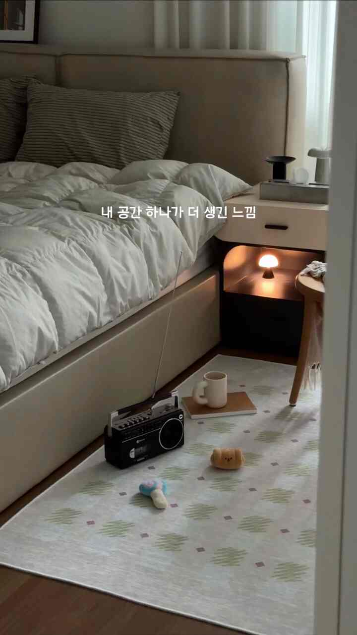 私の空間の一つがもっとできた感じ！  #침실러그추천 #노미아 #nomia #홈데코 #homedecor #집꾸미기 #노미아러그 #침실러그 #침실꾸미기 #워셔블러그 #여름러그 {1 