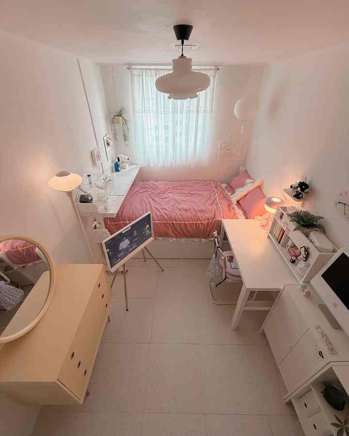 この部屋がなければ写真を撮ることができません••
この部屋がなければ、インスタと一緒に写真を撮ることができません••

私にとっては、この部屋全体がフォトゾーンです🩵💙  #장미맨숀 #침대  #책상 #룸앤티비 #원룸  #이케아 #바게보 #이케아책상  #레이스커튼 #가리개 #작은창커튼 