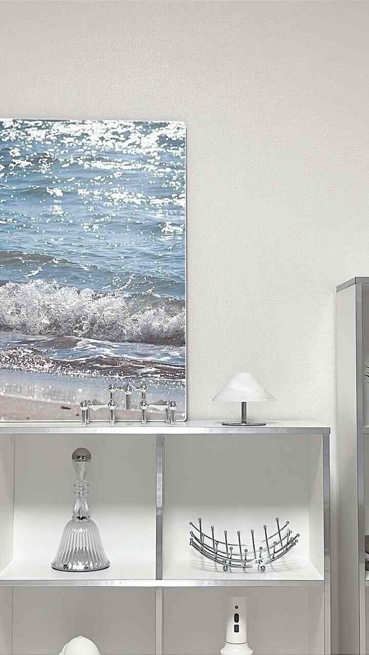 ＃かわいいテム最高です＃コンスープ記録集 
リビングルームの雰囲気を生かす収納場と海の写真🌊
シルバーエッジがリビングルームをヒープにします。🩶
波が上がる夏のムード額縁は、実際には折りたたみ炊飯器なので実用的になるまで..💙
私の家のリビングルームに夏が来ました🤍

＃感性インテリア＃夏のインテリア＃波＃海の写真＃リビング飾り 