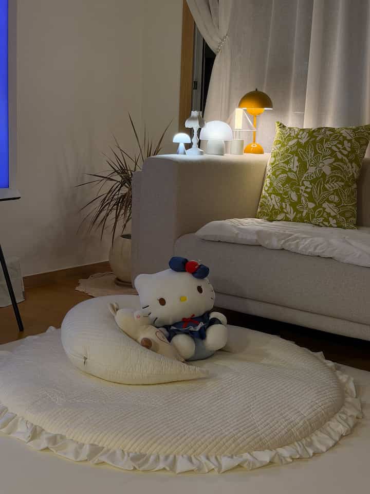   #아기용품 #예쁜소품 #원형러그 #롤베이비 #유아매트 #크림하우스 #조명 #수유등 #수유조명 #맞팔 #거실인테리어  