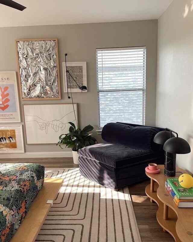 My own cozy reading nook in the bedroom, featuring a black single sofa — a quiet space to unwind, read, and relax. 🖤📚

credit: @sareish

#BedroomInspo #ReadingNook #CozyCorner #BlackSofa #BedroomDecor #HomeStyling #InteriorInspo #CozyHome #ReadingSpace #ModernBedroom #HomeDecor #MinimalInterior #BedroomAesthetic #BookLover #RelaxingSpace #WarmVibes #InteriorDesign #HomeInspiration #CozyVibes #SimpleLiving
