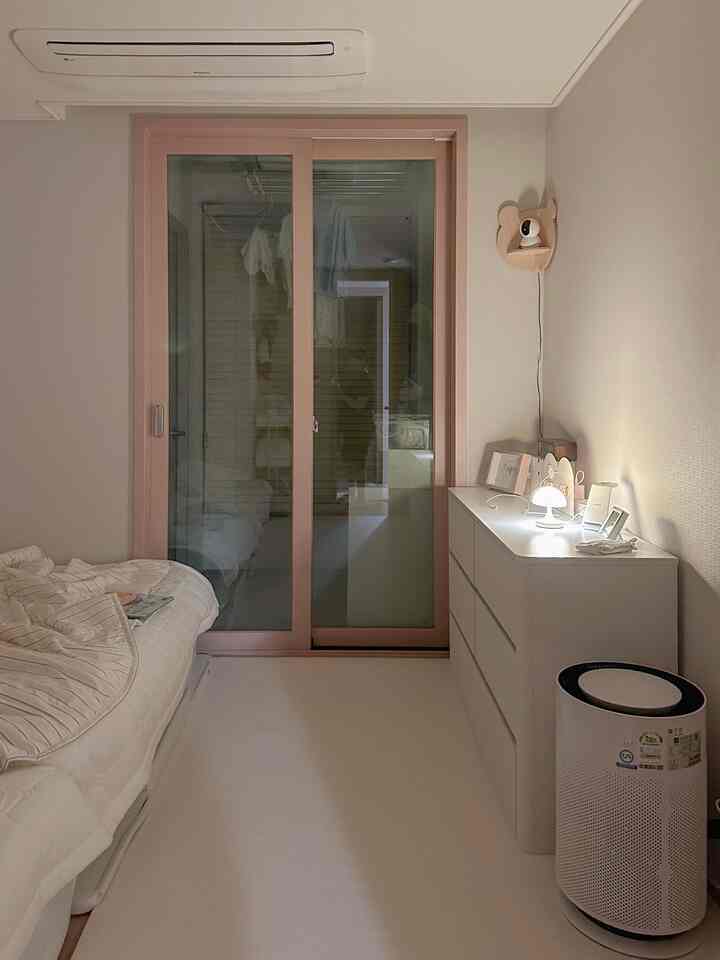 これは一面の終わりです💡🕯️

私の家のファミリールームを明るくする
かわいい照明です。
自分の前には常に本を読んでいます。
この照明は1つの端です。

赤ちゃんの新生児の頃からとてもよく書いています。
第二に、これをやってみましょう。
きれいな引き出し場までとても上手に書いていますよ！
ホームカメラ取付け台はまたどれくらいかわいいですㅎㅎ
ファミリールームの赤ちゃん授乳灯の照明を探している場合
参考にしてください😊

＃かわいいテム最高屋＃コンスープ記録集 