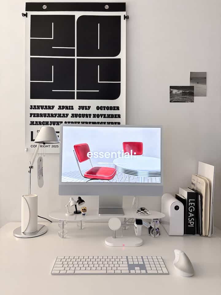 #今日の私の家
久しぶりにデスクゾーン🖥️


Instagram @verbena__h


＃コンピューターデスク＃デスクテリア
