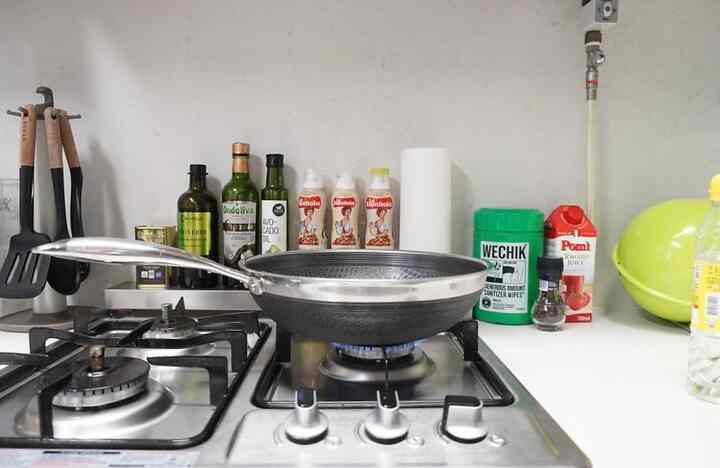 ＃賢明な消費＃コンスープ記録集 
何年もよく使うスターウブ調理器具👩‍🍳
そこにクックセル最上位ラインダブルワークフライパン🥘
キッチンテムは頑丈で可愛いのが最高です🩶
押し付けず、よく書いています👀
取っ手が熱くならなくていい🍽️
＃スターウブ＃調理ツール＃スパチュラ＃スクープ＃ワーク＃ファン＃フライパン＃クックセル＃キッチン用品＃キッチンテム＃フライパンおすすめ＃ホームクック＃おにぎり