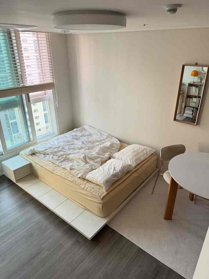 すぐに来る夏のための準備、ステップ1 ⊹₊⋆.ᐟ

雨が涼しく降りると、急いで日が暑くなり、ホダダックの夏を準備し始めました - その中で最初に寝具を変える！夏なら何より涼しくなければなりませんか？だから選んだバザールのサムビレッジ・・♡ぽっちゃり色とデザインなので夏ととてもよく似合いますが、冷感寝具なので暑い夜の深い眠りにつきますよ𖡼

ベッドパッドとメトリスカバーは、ぶら下がり、なめらかなバザールの高密度正面でピック！もう少し過ぎて、サマービレッジのセットである冷感パッドも敷いてみましょう••🌀

#gift @bazaarmall_ 🤍
•高密度正面カバー+正面ベッドパッド 
サマービレッジNEWハバナサンド