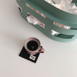 이쯤되면 아침 루틴은 빨래&커피가 된 것 같아요🙄
☕️🧺
이번 오집 라이브 때 홀린듯 질러버린 헤이 바스켓이랑
블랙위빙이 예뻐서 마련한 티코스터에
동생이 자기 집 근처 공방에서 읃어다준 컵까지
완벽한 모닝이에요✨
그리고 빨래가 딱 끝나니까 야무지게 일어난 우리 주안이
역시 효자야…(?)🫠
#모닝루틴끝내니까 #육아시작
PS. 아기침대 대체 뭘로 바꿔야해요ㅠㅠ?!!!! 요람대여가 끝나가요ㅠㅠ!!!!!!!으아!!!! 
#오늘의집 #오늘의우리집 #콘수프기록집 #예쁜템최고야 #일상기록 #일상 #커피타임 #헤이 #헤이바스켓 #베르제 #베르제티코스터 #월든 #월든식탁 #아기가있는집 #아기키우는집 #아들맘 #육아일상 #일상공유 #소통환영 #소통해요 #답방가요 