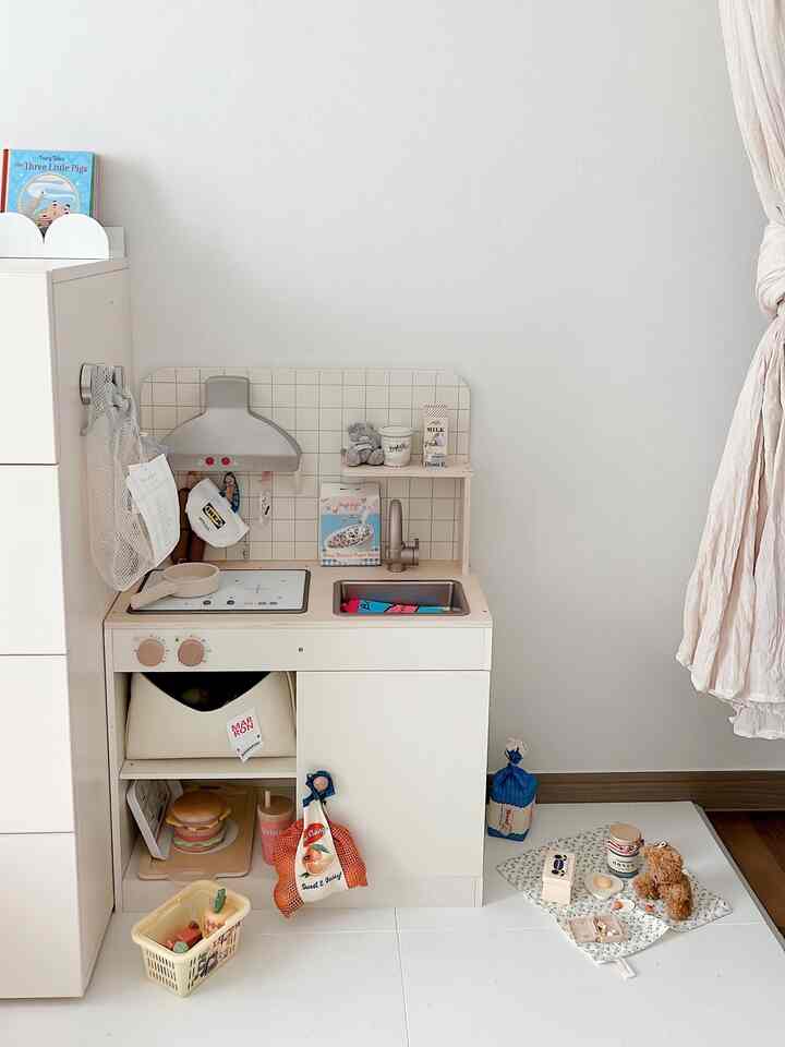 We are having a small picnic here at Ruby's Kitchen 🧺👩🏻‍🍳🩵 Come join us .ᐟ  #kitchen #babyroom #babylife #아기방꾸미기 #아기방 #아기방인테리어 #아기가사는집 #주방용품 #주방놀이 #주방놀이소품 #주방놀이장난감 #오늘의우리집 #집꾸미기 #집에서제일바빠 #예쁜템최고야 