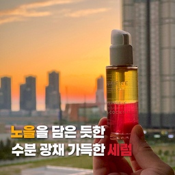 #예쁜템최고야 #콘수프기록집 색감부터 너무 예쁜데 피부 속 건조를 잡아주는 세럼을 찾았어요! 
화장품 유목민이라 웬만해선 재구매 잘 안 하는데,
이건 다 쓰면 무조건 또 살 거에요! (찐 만족 대만족 😭)
일단 꺼내놓을 때부터 색감이 너무 예뻐서 기분 좋은데
피부에 올리면 부드럽고 끈적임 없이 수분만 쏙 채워줘요.
향기도 은은하니 너무 좋고, 무엇보다 지독한 피부 속건조를 싹 잡아줘서 감동이에요.. 감격🤍
저랑 정말 찰떡처럼 잘 맞아서 요즘 피부 컨디션 최상이에요!
#세럼 #화장품 #화장품추천 #망고졔욱 #맞팔 #조화 #조화인테리어 #조화추천 #모던하우스 #모던하우스소품 #모던하우스조화 #튤립 #튤립조화 #문진 #모형책 #모형책수납함 #로복청소기장 #로봇청소기장추천