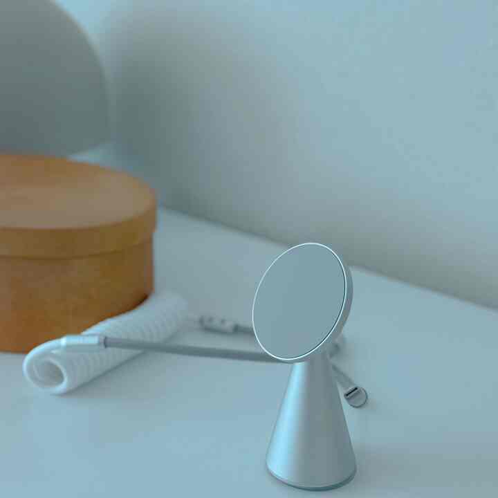 #예쁜템최고야 #콘수프기록집 

携帯電話の充電も可能ですが、
リカチル充電器
ミニサイズなのでスペースを取らずに
充電も早くなってグッド～！ 

何よりも綺麗で見るほど好きです:)  #충전기 #충전기추천 