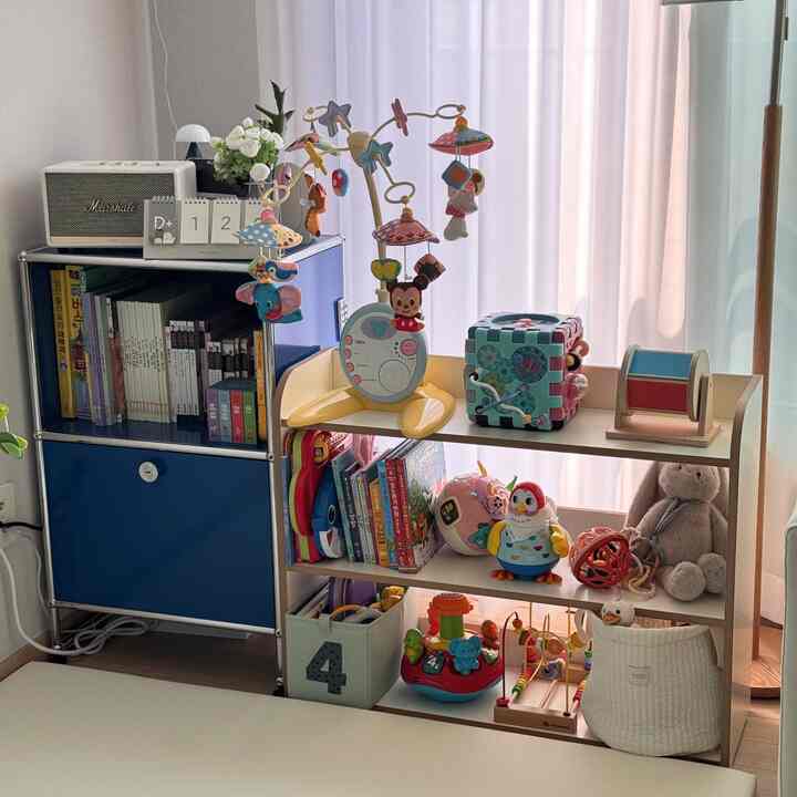 #같이사는집

 
子供のように住む家
いつの間にかリビングルームは子供のおもちゃでいっぱいになりました。   #아기와함께사는집  #교구장정리  #소통
