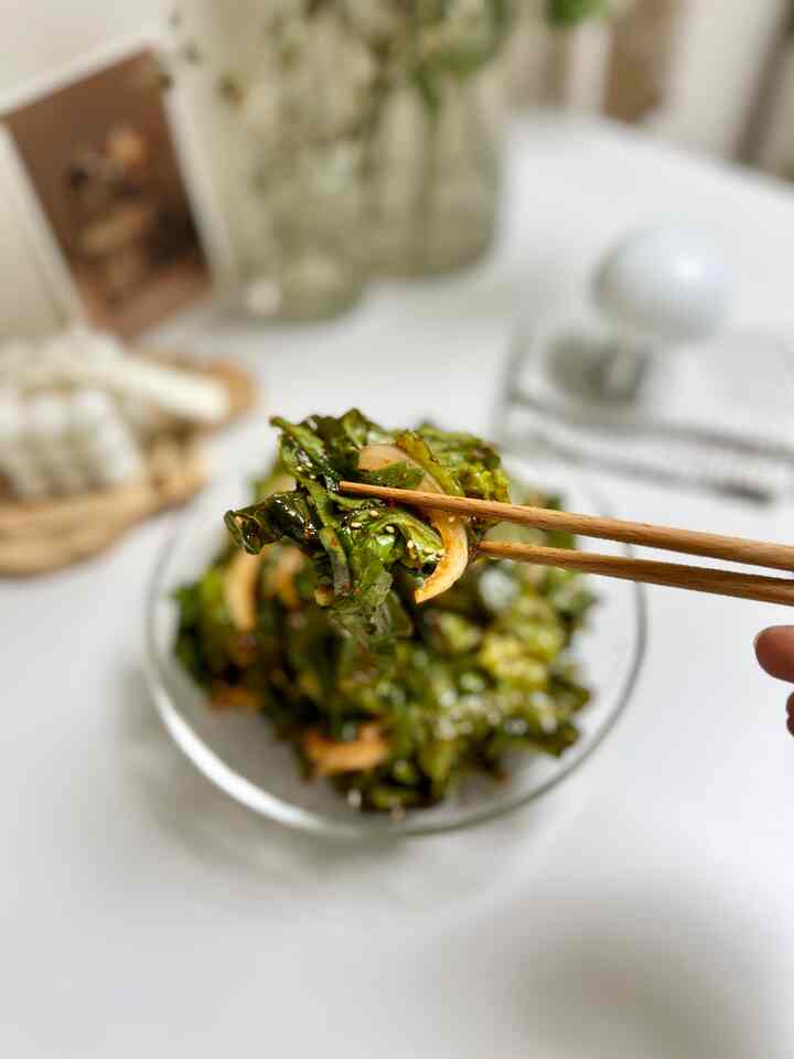 ＃コンスープ記録集 
今日は家にいたレタスで超簡単なレタスを作ってみました🥬

レタスはサムでだけ食べると思いましたが甘酸っぱいにしてみるとご飯のおかずとしてもとても美味しかったです。

小麦粉、醤油、酢だけあれば5分で完成！
特にサムギョプサルと一緒に食べると感じることもつかんで相性が最高でした。

レタスが残っているなら、ぜひ一度作ってみてください😊

＃レタスベリー＃レタスチュチュレシピ＃レタスチュチュ＃レタス料理＃アサリ＃カエデレシピ＃おかず＃おかず＃今日のおかず＃おかず作り＃野菜料理