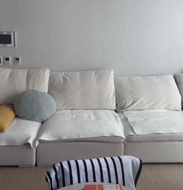 ＃最愛の家具
私たちの家の雰囲気8割はすべて話していることのおかげです...🛋️🪵
リビングルームのソファーとダイニングテーブルを新しく入れた後、家の家が満喫されました。デザインだけがきれいだと思いましたが、楽になるとすれば反則じゃないですか？
週末を通してソファでネットフリックスを見て、ダイニングテーブルでブランチを食べながら一歩も出ない予定です。 ☕️きちんとお金を払う私のお金私の買った最愛の家具！
。
。
。
＃家のスタグラム
