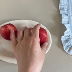 일찍 집에와서 구도 바꾸고 신비복숭아까지 냠냠
인테리어가 질릴땐 또 한바탕 바꿔줘야
정리할 맛이 나는 것 같아요~^^

#여름과일 #신비복숭아 #작은집꾸미기 #거실꾸미기 #거실인테리어 #작은변화큰차이 #거실테이블 #거실스타일링 #콘수프기록 #콘수프필름 