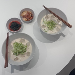 여름에는 빠지면 섭섭한 메뉴 콩국수 🥢
콩물만 사면 준비 끝
맛있는 김치 꺼내서 한그릇 뚝딱이에요 🍜
#콩국수 #여름메뉴 #여름메뉴추천 #콘수프기록집