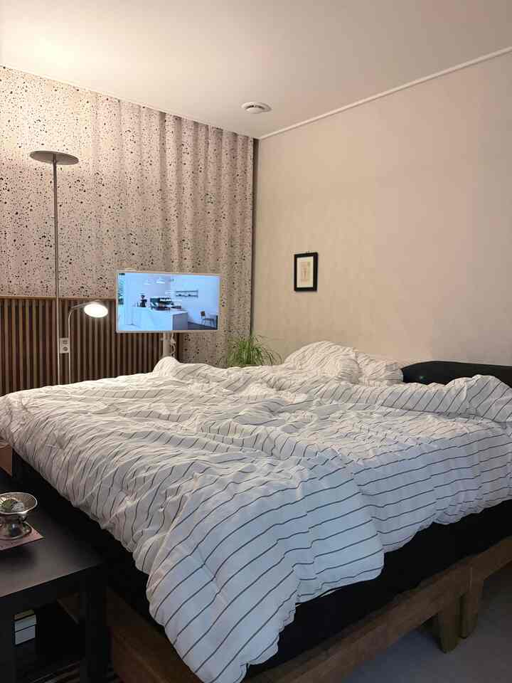  #베드룸 #bedroom #홈스타일링 #홈데코 #집꾸미기 #오늘의집 #홈인테리어  #우드인테리어 #신혼집인테리어 #우리집 #집스타그램 #인테리어소품
 #감성인테리어 #침대 #침대프레임 #침대커버 
