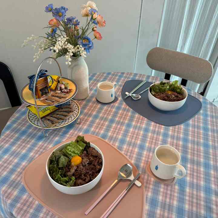 #오홈스토랑 #주말식사 #집밥 #신혼부부밥상 

私はなぜこのようにご飯をしたくないのですか？ 🤣🤣
だから毎回堂々と新郎に作って違います。
じゃあおいしい一食がたっぷり作られたよね 😆

だから昨日までは新郎がご飯もしてくれたのに.. 
今日からは新郎が済州島に出張することになって一人です。

こんな姿をしてくれた新郎がすでに会いたいね 🥲