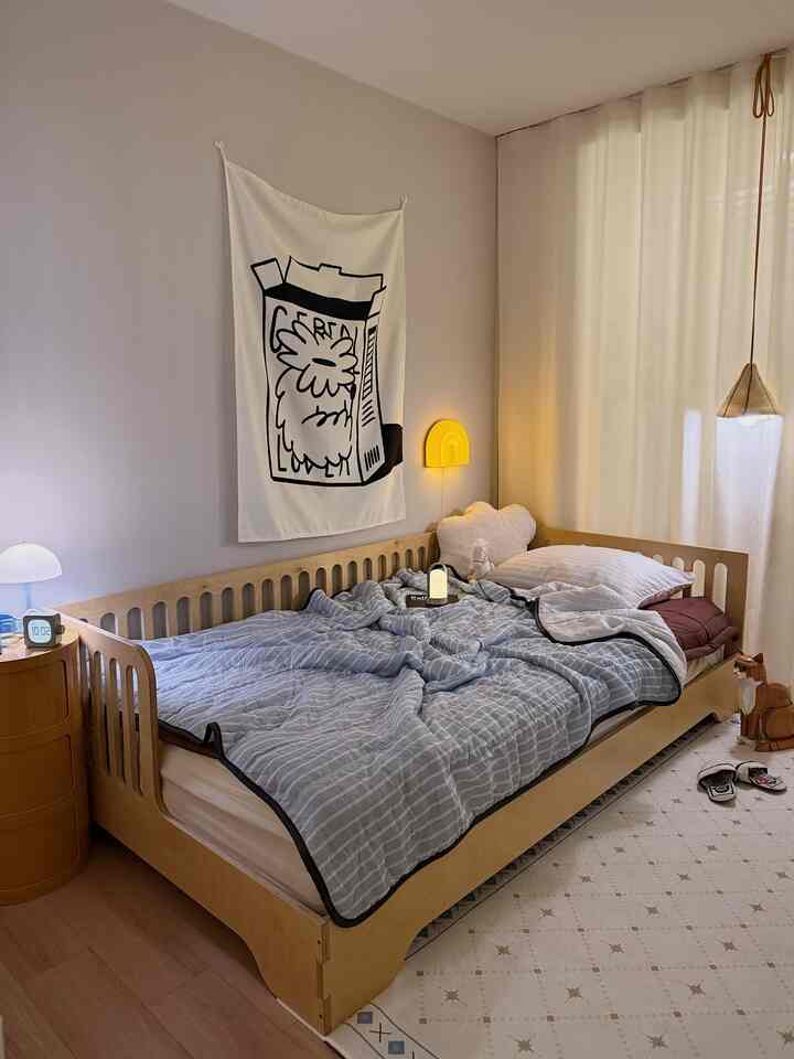 子供部屋の照明で猛烈に✨


＃コンスープ記録集＃子供部屋インテリア＃小学生部屋＃部屋の飾り＃原木ベッド＃子供部屋収納＃子供ベッド＃子供部屋家具＃子供ベッド＃夏寝具＃整理収納＃整理テム＃レゴ猫＃ラグ＃ファブリックポスター＃寝具推薦#アイバン
