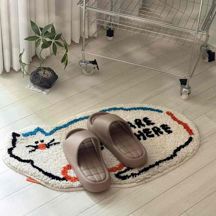 ふわふわのクッション感が良く、層間騒音スリッパでぴったりですね！
お兄さん雨の雨の日ファイティングですね！😊

＃家畜＃コンスープ記録集 

