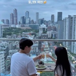 이 시간만을 기다려왔다..⋆⁺₊⋆ ☀︎ ⋆⁺₊⋆
드디어 금요일이다..🥹
#일상브이로그 #신혼부부일상 #신혼부부 #홈카페 #오늘의집 #오늘의우리집챌린지 #오늘의우리집 #신혼일상 #부부일상 #아침루틴 #퇴근 #퇴근브이로그 #직장인브이로그 #집꾸미기 #신혼집 #신혼생활 #감성브이로그 #vlog #ftc24기
