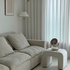 #오늘의우리집 #콘수프기록집 #콘수프기록 

장마철 우리집 필수템 🍃🫧
요즘 에어컨을 하루 종일 켜두다 보니 전기세가 신경 쓰였는데, [무아스 에어플로우 써큘레이터]를 함께 쓰니 공기순환이 좋아졌어요. 

💨 상하좌우 3D 자동 입체회전으로 거실부터 아기방까지 시원한 공기가 골고루 퍼져 공간이 더욱 쾌적했어요. 

🕖 외출 전 미리 켜질 시간을 설정해두고, 잠든 뒤에는 자동으로 꺼지게 설정하니 편리했어요. 

📱 리모컨으로 간편하게 조작할 수 있고, 분리 세척도 쉬워 여름철 위생 관리에 좋습니다. 

올여름, 아이와 함께하는 집이라면 무아스 에어플로우 써큘레이터 💨🫧 

#무아스 #써큘레이터 #장마필수템 #에어컨꿀조합 #여름필수템