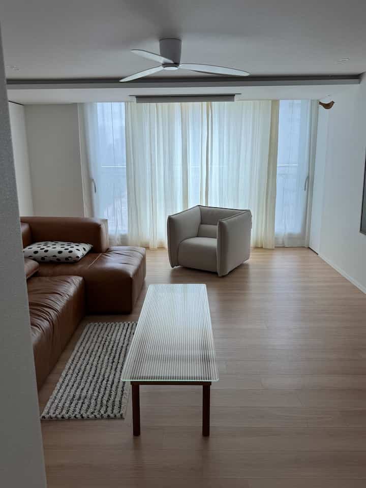 ＃コンスープ記録集＃今日の私たちの家

（ついに来ました！🛋️） 
それでも、ときめくは週末の朝ですが、家具配送記事との約束もあり、首が落ちると思いました。

リクライナーと回転型の間で悩みが多かったのですが、回転型に選ぶのが上手だと思います。

メインソファに座った人と目に直面してもいいです。
キッチンを見たり
カーテンを開けて外を見て、あざを打つのもいいです。

私のアジトはどうですか☁️

＃今日の家＃スペシャルクリエイター＃今日の家クリエイター
＃ジャクソンキャメレオン＃ジャクソンキャメレオンソファ＃ジャクソンキャメレオンテーブル#ナチュラルインテリア#ナチュラルムード