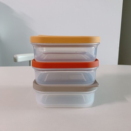 제품제공ㅣ갓 지은 밥맛 그대로🍚
매번 밥하기 귀찮을 때 필수인 냉동밥, 
아무 용기에나 돌리셨나요?
유해 물질 걱정 없는 실리콘 전자레인지용기로
이제 마음 편해졌어요.
가장 먼저 환경호르몬 걱정 없는 
실리콘 소재라 마음에 들었어요
냉동실에서 꺼내 전자레인지에 바로 돌리면
갓 지은 밥처럼 촉촉해요. 
디자인 컬러도 예뻐서 완전 인테리어템
#마르쿠진 #실리콘용기 #냉동밥용기 #전자레인지용기 #주방용품 #이유식용기 #밀폐용기 #살림템추천 #주방인테리어 #자취생필수템 #오늘의우리집 #인테리어노하우 #예쁜템최고야 #현명한소비 #맞팔 #맞팔해요