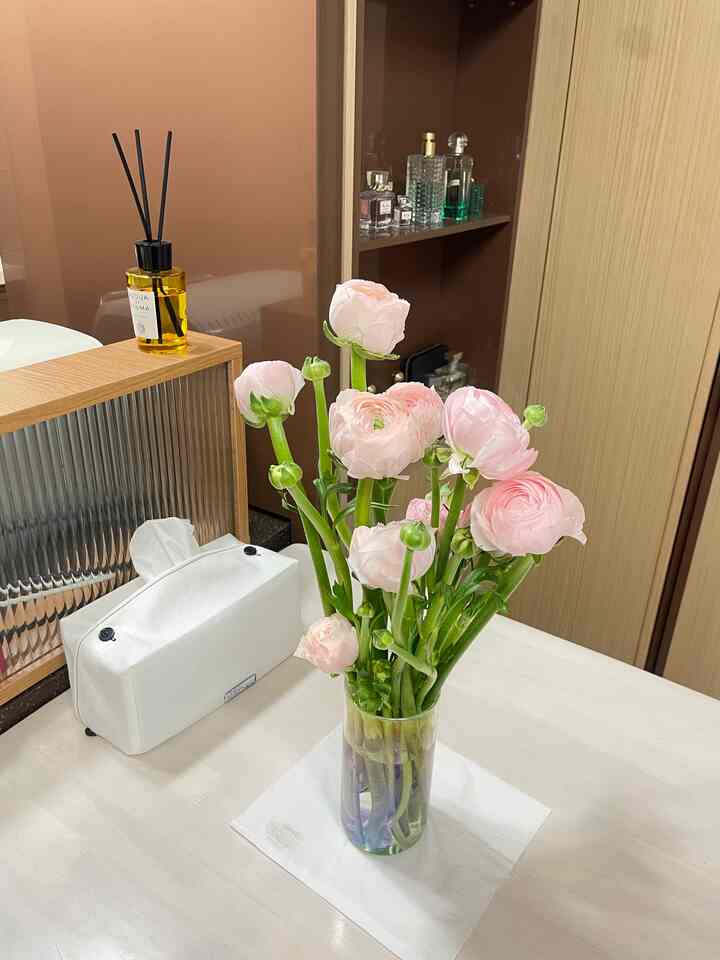 花の朝💓

＃花＃花インテリア＃花の家＃調和プランテリア＃調和インテリア＃調和＃ティッシュケース＃ティッシュケースおすすめ＃キッチンインテリア＃キッチン＃ディフューザー＃ディフューザーインテリア＃ディフューザーおすすめ＃ディフューザープレゼント＃アクアディパルマ＃ボンジョルノ