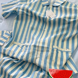 #여름방학일기 🍉 수박처럼 시원한 여름
수박맛 잠옷 입고, 
맛있는 음식 먹고, 
에어컨 바람 아래 뒹굴거리며 보낸 느긋한 하루. 
별일 없어도 충분히 행복했던 여름의 한 페이지 🩵
#내돈내산 #티세르 #티세르파자마 #독서대 #여름기록 #오늘의일상 #소소한행복 #일상기록 #일상스타그램 #여름무드 #집순이 #집콕 #힐링타임 #감성사진 #감성일상 #라이프스타일 #데일리 #데일리그램 #일상공유 #오늘의기록 #집스타그램 #홈스타일링 #ftc #맞팔 #인스타맞팔
