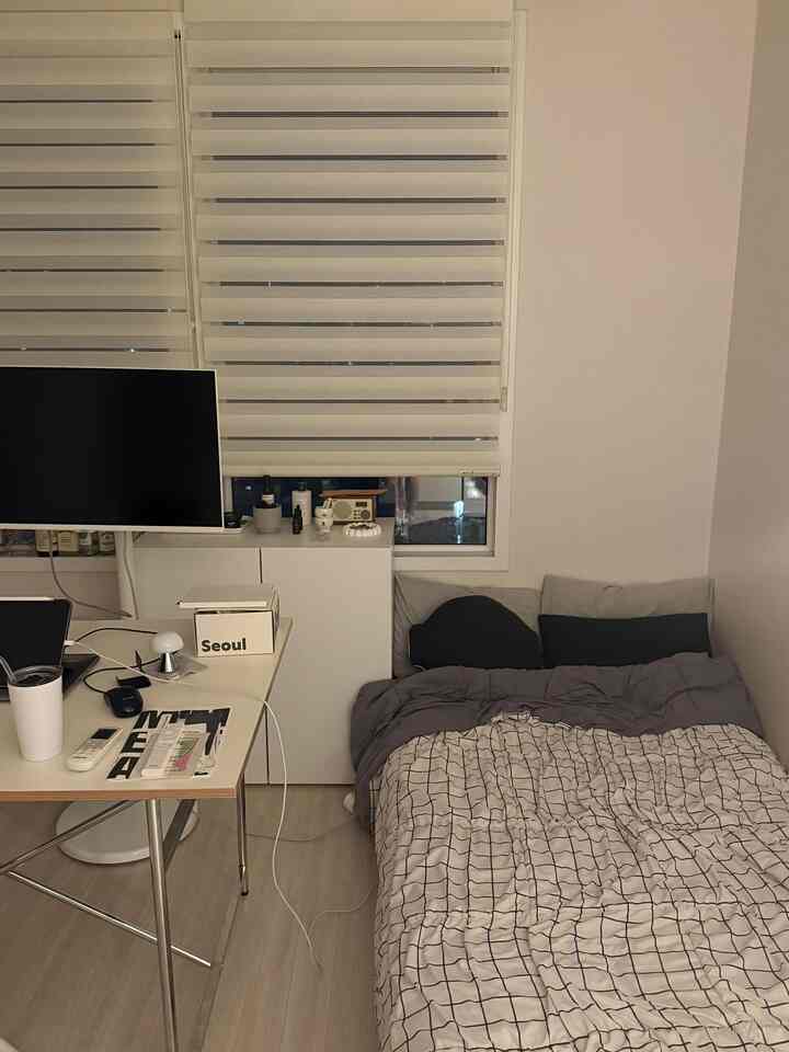 ＃寝室スタイリング＃コンスープ記録集 

6平ワンルーム型オフィステルのそれなりの寝室🛏️
狭く見えるかと思い、ベッドは別々に置いてマットレスで暮らしています。

#6平原ルーム #ワンルーム寝室 #ワンルームベッド #ワンルームインテリア 

