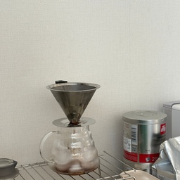 여름을 담은 홈카페존🧊☕️
너무 더워서 항상 얼음가득은 필수!🧊🧊
요새 복숭아도 많이 나와서 커피랑 같이 즐기곤 해요🍑
여름이 좋은이유 중 하나!🍑🍑
가끔 커피가 별로일땐 시원한 오렌지쥬스 가득🍊🍊
#ftc26기 #콘수프기록집 #인테리어포인트 #인테리어소품 #복층원룸 #복층인테리어 #복층오피스텔 #홈카페 #커피 