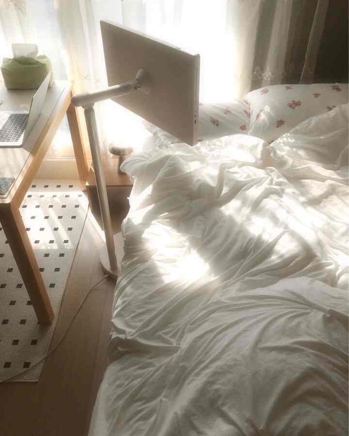 ベッドの写真は長続きします🪡
このように太陽がよく入ってくる写真を撮るには
朝8時に起きなければなりません。
悔しい..私の週末を返す....


インテリアノウハウ#8平原ルーム #寝室 #インテリア #家屋 #家具 #homedecor 
