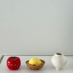 우리집 오브제! 
미니멀리스트에 미니멀한 오브제🍅🍋⚪️
#타이머 #방향제 #달항아리 #다이소 #29cm #오집템 
