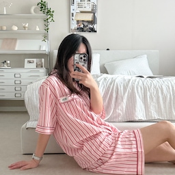 #웜톤인테리어
하루를 마무리하는 시간만큼은 
편안했으면 좋겠더라고요🤍
이번에 입어본 하이픈 - 실크핏 키스미 잠옷은
실크처럼 부드럽게 닿는 촉감과 
촤르르 떨어지는 핏이 정말 마음에 들었어요.
저는 키 166cm인데 넉넉하게 입는 걸 좋아해서 
L사이즈를 선택했더니,
딱 제가 원하던 여유로운 핏이라 더 만족스러웠답니다.
가볍고 편안한 착용감 덕분에
집에서 보내는 시간이 한층 더 여유롭게 느껴지고,
답답함 없이 하루 종일 편안하게 입을 수 있었어요.
은은하게 사랑스러운 디자인까지 더해져
집에서도 기분 좋게 하루를 마무리하게 되는 홈웨어✨
편안한 잠옷이나 홈웨어를 찾고 계신다면
하이픈 실크핏 키스미 잠옷 추천드려요🤍
#하이픈 #잠옷 #파자마 #홈웨어 #침실 #침실인테리어 #침실꾸미기 #맞팔 #안방 #안방인테리어 #선반 #선반인테리어 #콘수프기록집 #오브제인테리어 #집꾸미기 #캔들 #스탠딩모빌 #여름침구 #여름인테리어 #홈스타일링 #냉감이불 #패브릭침대 #침대프레임 #조화 #포스터 #파자마추천 #홈웨어추천 #깃든 #침구추천 

