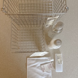 #현명한소비
오랜만에 다녀온 MUJI !
소소한 쇼핑템 목록🤍
-기초제품 좋다길래 스킨, 로션
-화이트 인견 때타월 (알록달록 때타월 안녕!)
-면봉이랑 치실 딱 들어가는 휴대용 케이스⭐️
-유명템인 철제 바스켓도 겟챠!
#쇼핑 #쇼핑리스트 #쇼핑템 #무인양품 #무인양품추천템 #muji #무지추천템 
