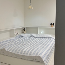 #침실스타일링 #콘수프기록집
화이트 침실에 여름 너낌으로 블루 한 방울 톡 ..🩵🫧
#침실 #침실인테리어 #책장침대 #침대프레임 #수납침대 #수납침대추천 #오늘의집레이어 #오늘의집이불 #시어서커이불 #시어서커 #시어서커침구 #두잉썸 #두잉썸조명 #블루인테리어 #맞팔