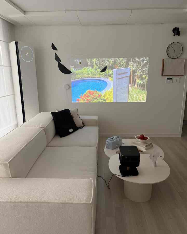週末にはビームプロジェクトで私たちの旅行記録を元に戻してください！
動画で撮影してYouTubeに載せたら置いておいてみたいときによく見ます💛

＃今日の私たちの家＃コンスープレコードハウス＃コンスープレコード＃リビングルームインテリア＃リビングルームインテリア＃リビングテーブル＃リビングスタイル＃リビングソファ 